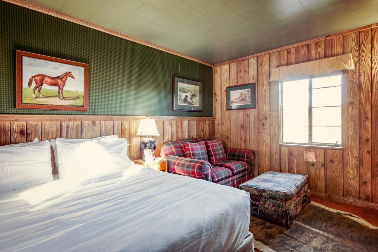 Simmer Motel Wamego エクステリア 写真